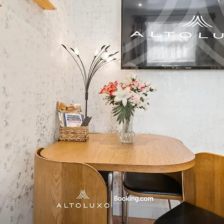 Apartment Comfy Bishopsworth For Work & Long With Shared Garden By Altoluxo Bristol