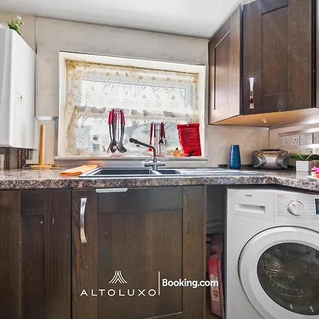 Comfy Bishopsworth For Work & Long With Shared Garden By Altoluxo *