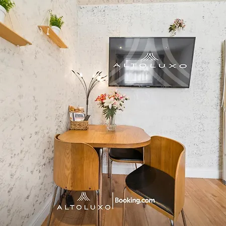 Comfy Bishopsworth For Work & Long With Shared Garden By Altoluxo * Bristol