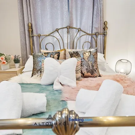 Comfy Bishopsworth For Work & Long With Shared Garden By Altoluxo Apartment Bristol