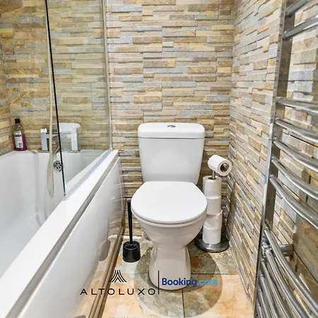 Comfy Bishopsworth For Work & Long With Shared Garden By Altoluxo Apartment Bristol