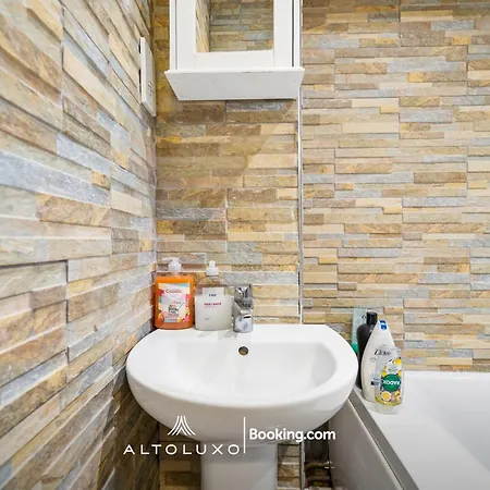 Apartment Comfy Bishopsworth For Work & Long With Shared Garden By Altoluxo Bristol