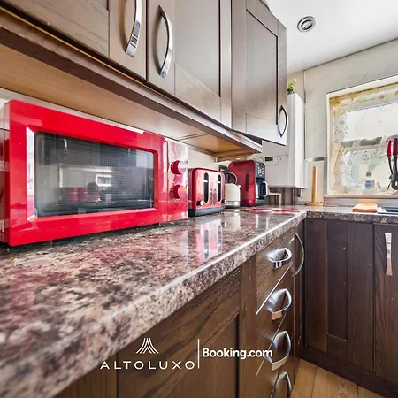 Apartment Comfy Bishopsworth For Work & Long With Shared Garden By Altoluxo Bristol