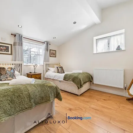 Comfy Bishopsworth For Work & Long With Shared Garden By Altoluxo